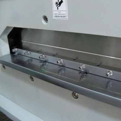 PCB V-Cut Machine 450mm cutting PCBA ,  FR4 , LED linght bar , Alum board